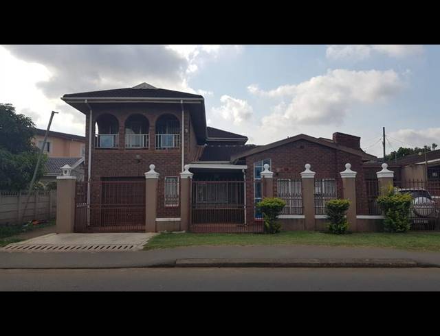 5 BEDROOM HOUSE FOR SALE IN PALMVIEW